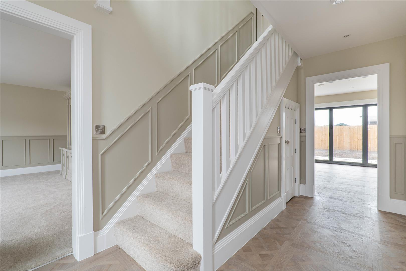 5 bed property in Fermor Road, Preston